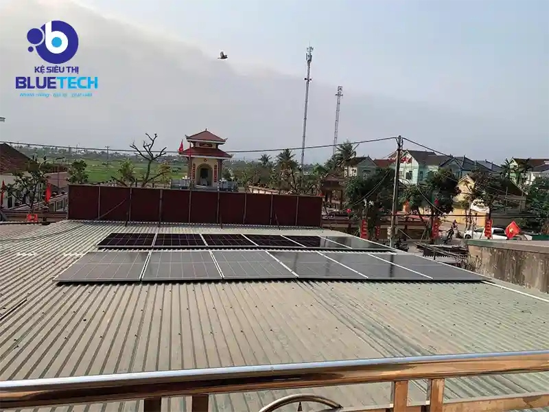 Hệ thống pin năng lượng mặt trời áp mái tôn cho kho xưởng công nghiệ